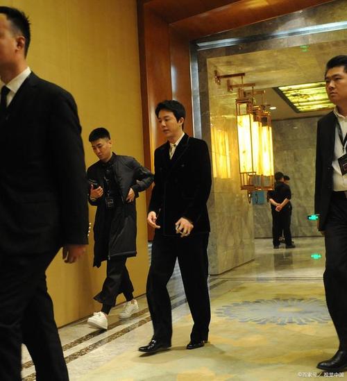 关于“施瓦辛格保镖出行”你可能想知道 关于“施瓦辛格保镖出行”你可能想知道
