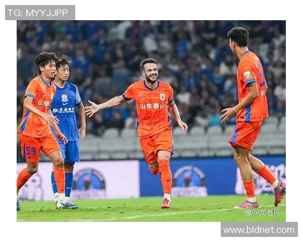 中超激战：里昂逆转曼联4-3全场沸腾瞬间解析