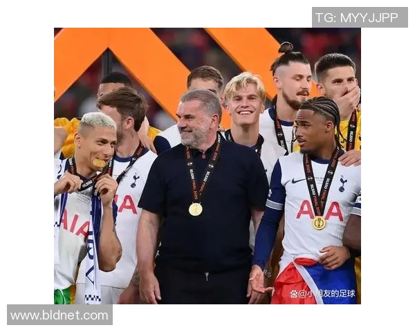 德甲激战国米3-0热刺红牌争议引发全场热议与球迷怒火