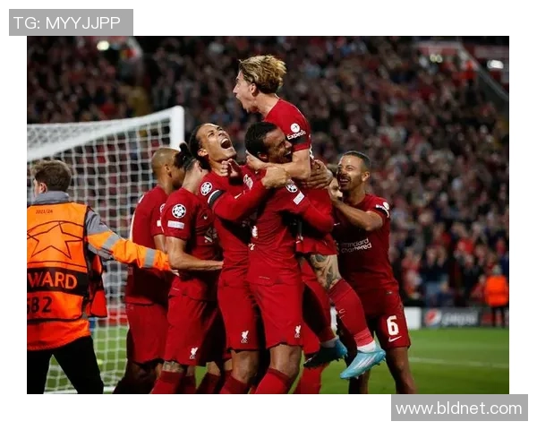 西甲激战利物浦与那不勒斯握手言和红牌争议引发全场热议