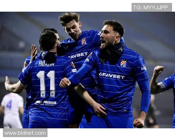 世界杯焦点战切尔西与阿森纳握手言和红牌争议引发全场热议