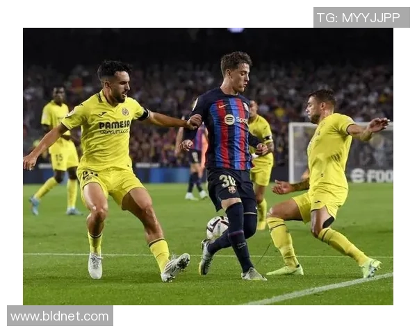 意甲激战：马竞狂胜曼城六比二红牌事件引发全场热议