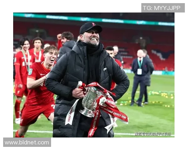 英超激战国米逆转巴萨6比2绝杀瞬间点燃全场激情点评